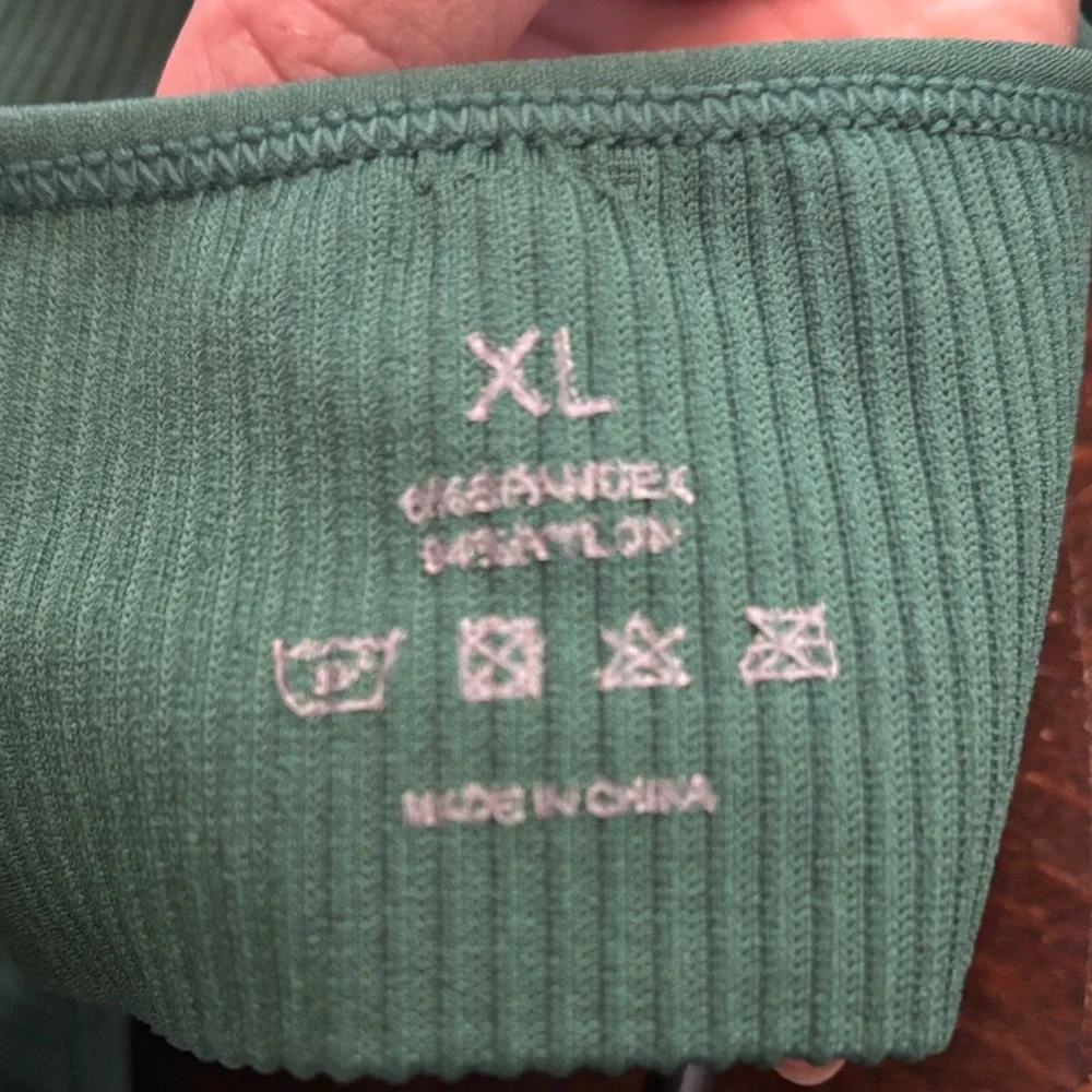 NVGTN Balsam Green Sports Bra and Leggings Set LG/XL - Picture 8 of 16